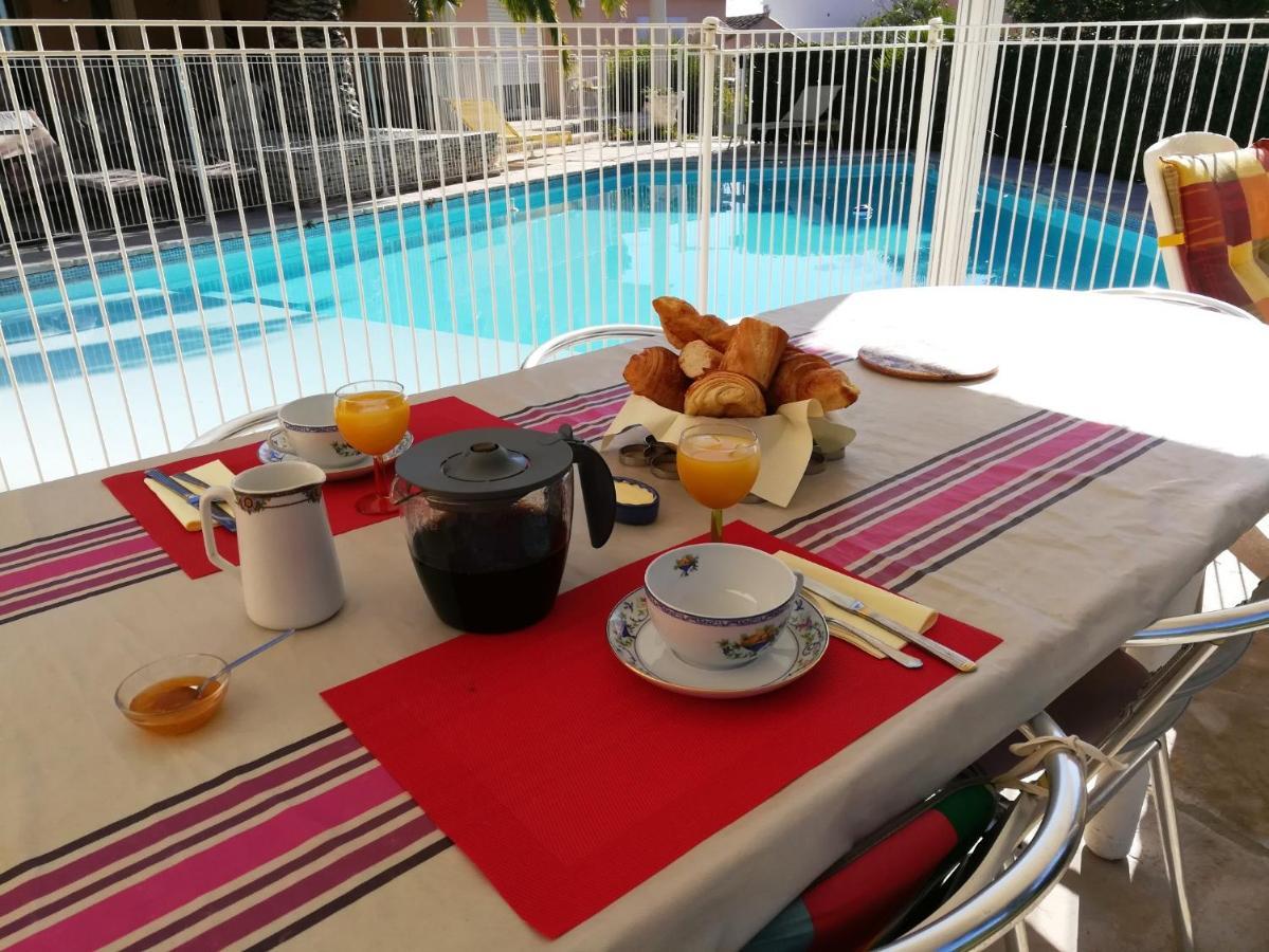 Bed and Breakfast Les Cigalous Restinclieres Exterior foto